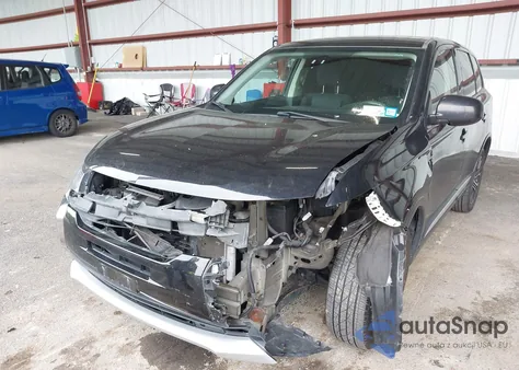 2018 Mitsubishi Outlander Es z USA, uszkodzony, nr VIN JA4AZ2A3XJZ007219